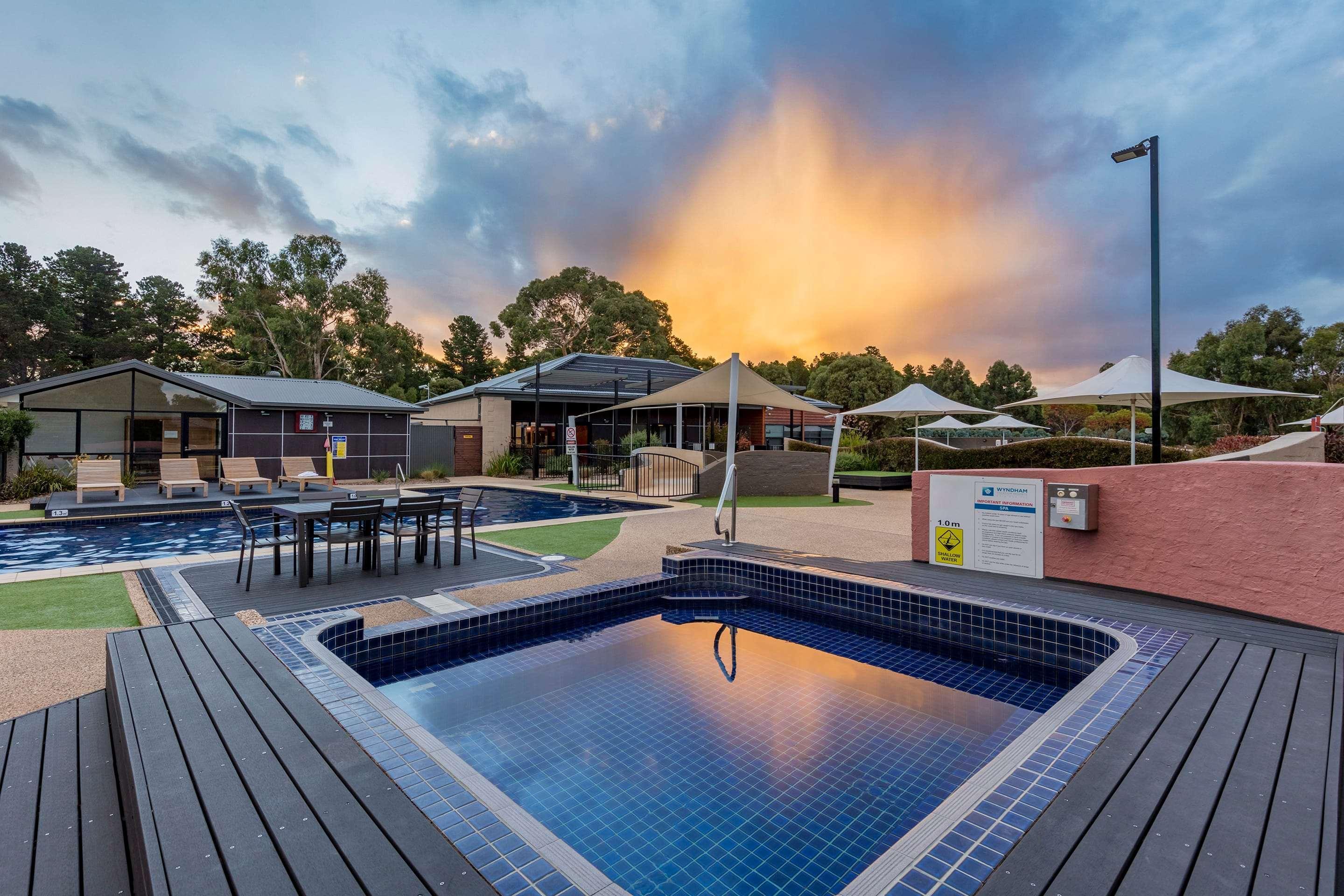 Club Wyndham Seven Mile Beach, Trademark Collection By Wyndham Cambridge Exterior foto