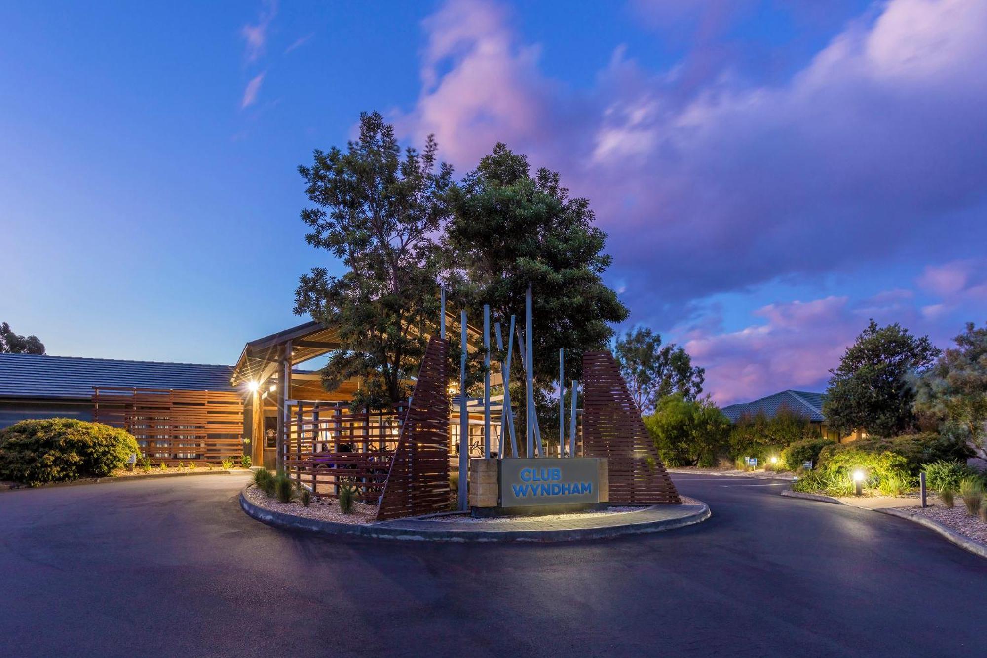 Club Wyndham Seven Mile Beach, Trademark Collection By Wyndham Cambridge Exterior foto