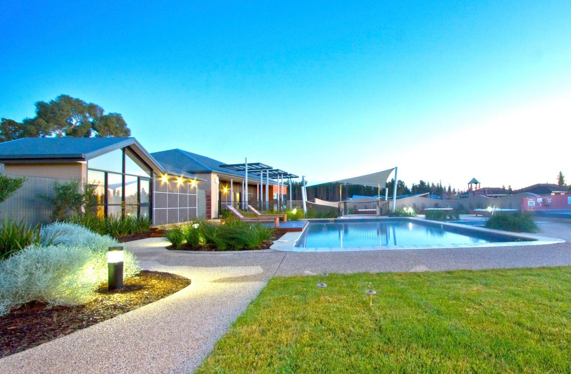 Club Wyndham Seven Mile Beach, Trademark Collection By Wyndham Cambridge Exterior foto